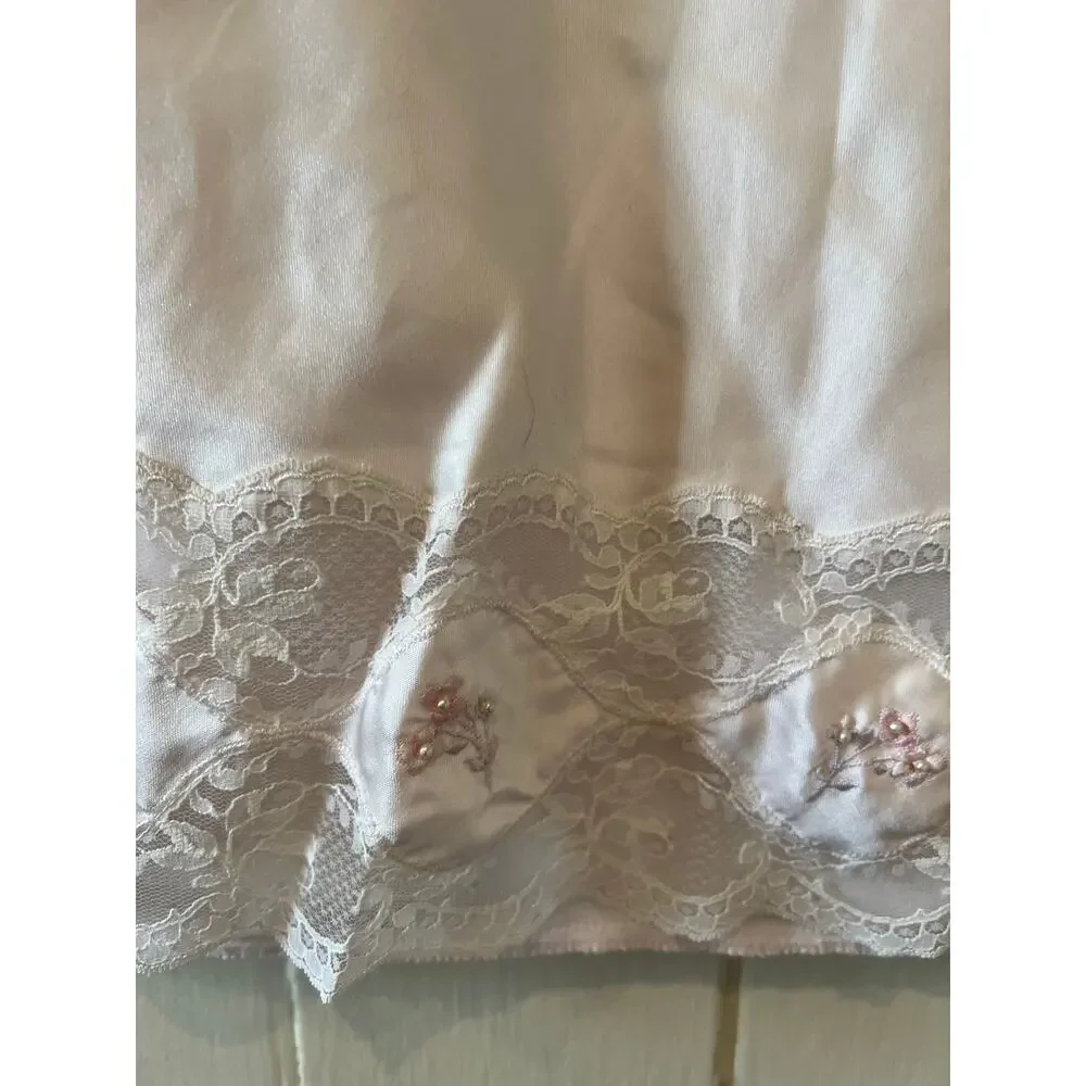 Vintage  pale pink lace trimmed half slip S - Picture 6 of 7